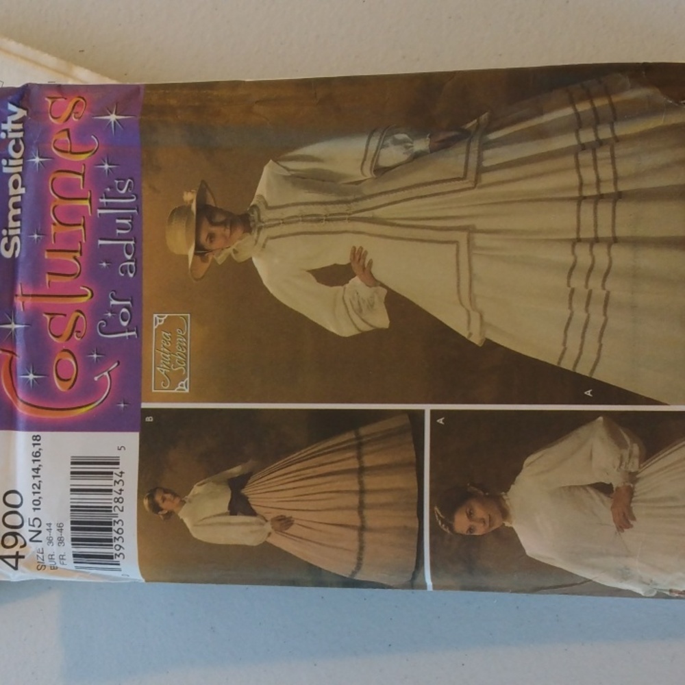 Sewing pattern Simplicity 4900 1860s Dresses